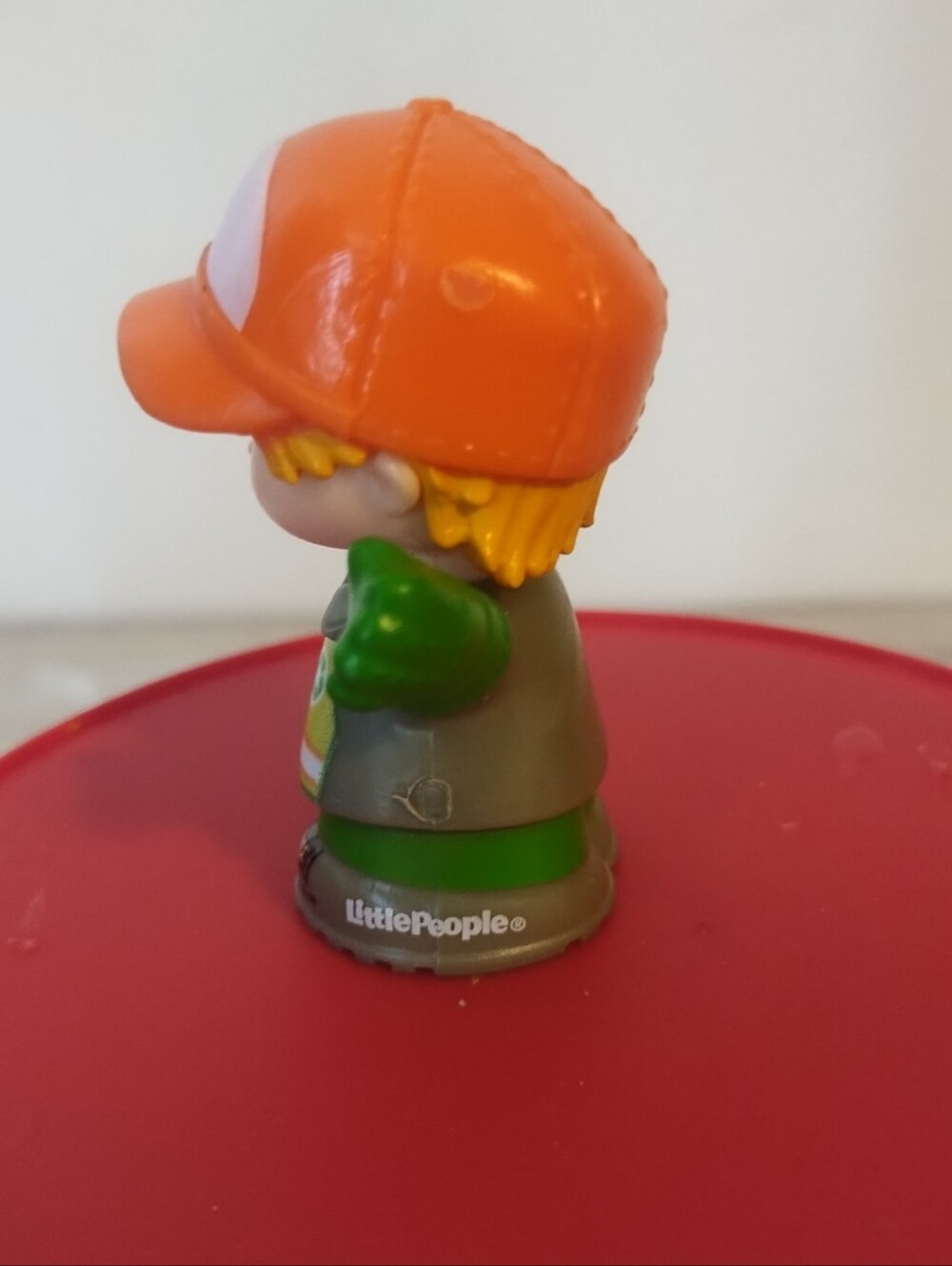 Fisher Price Little People Trash Man Recycling Worker Man Garbage Truck - Picture 4 of 8